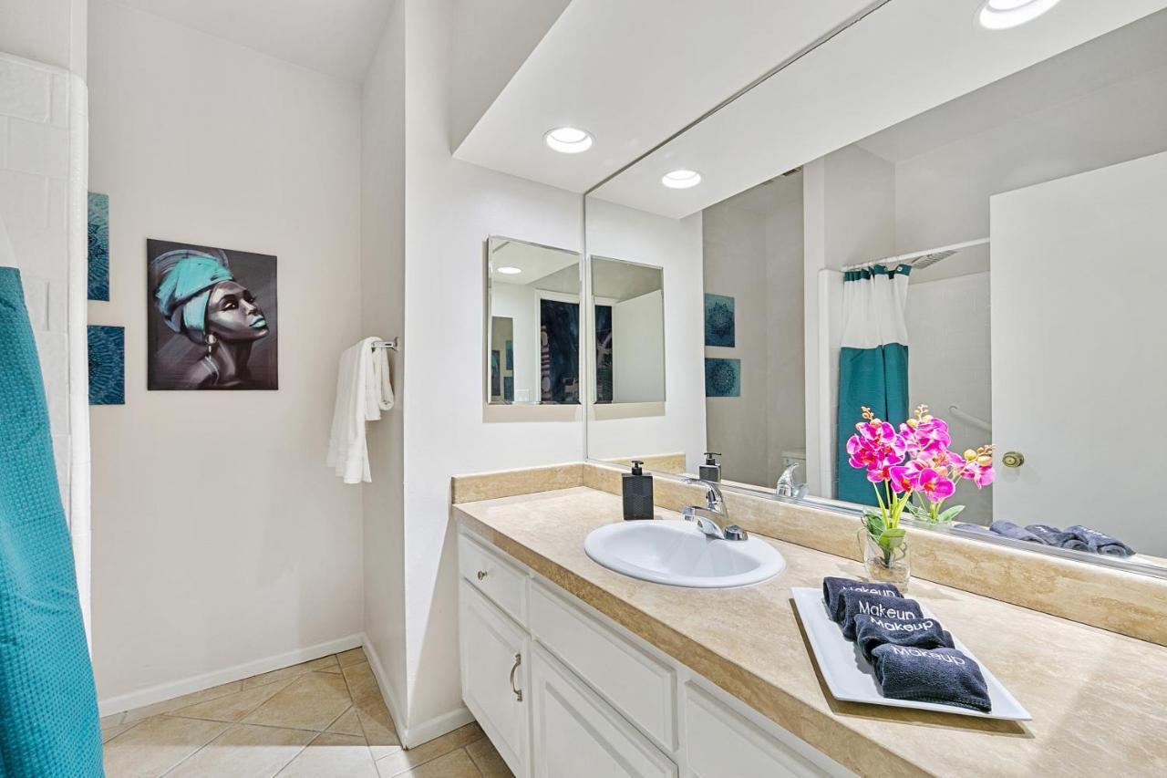 Beverly Hills Chic 2 Bed 2Bath With Patio And Parking 309 Los Angeles Exteriör bild